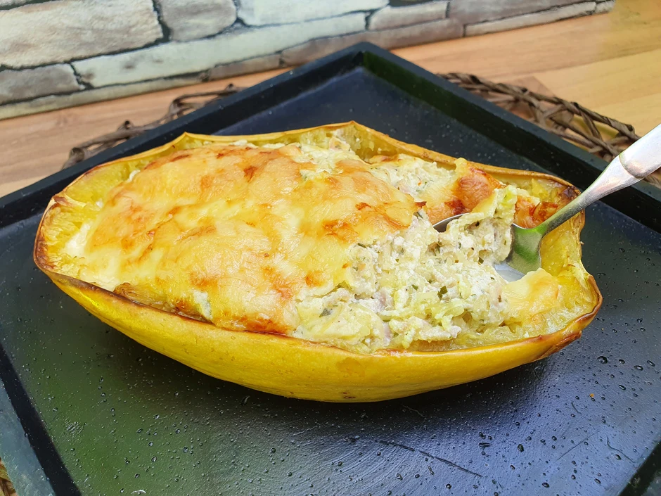 Spaghetti-Kürbis mit Ricotta Füllung