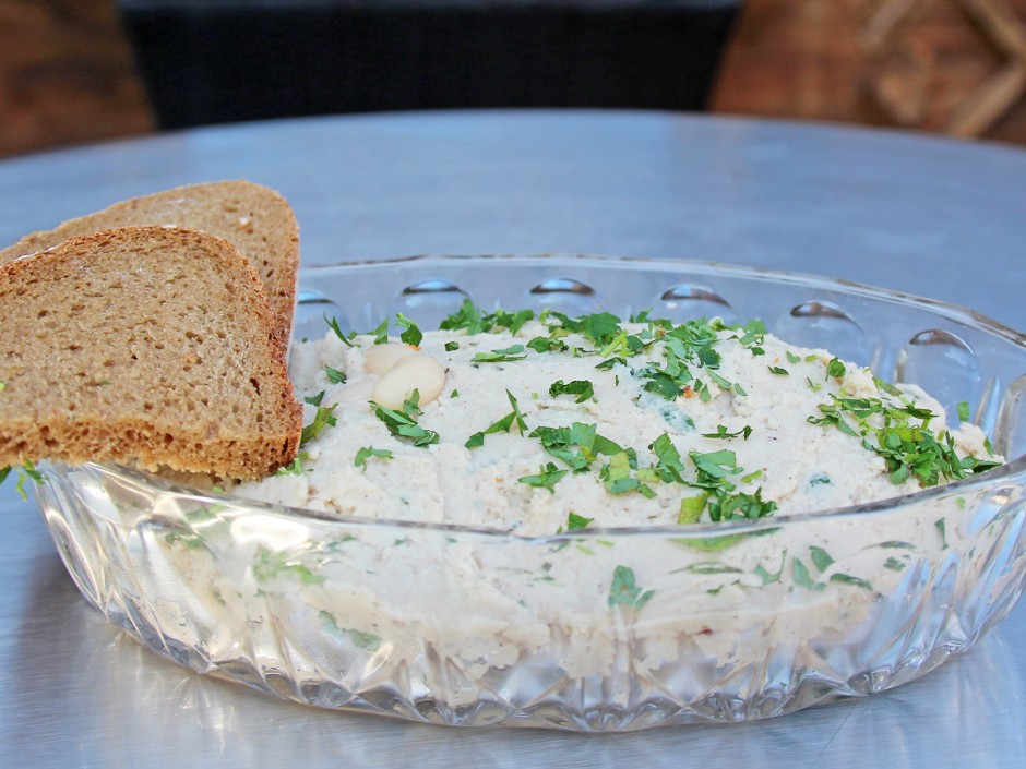 Hummus mit weißen Bohnen