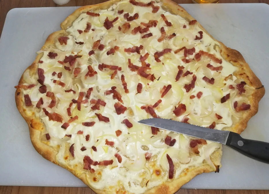 Flammkuchen mit Speck