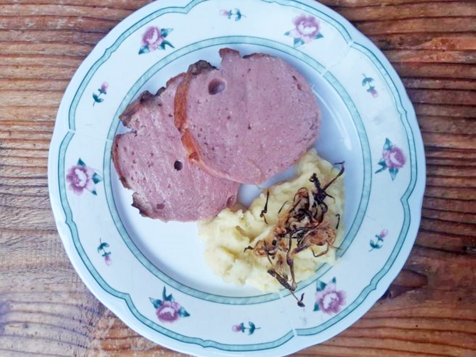 Erdäpfelpüree mit Leberkäse