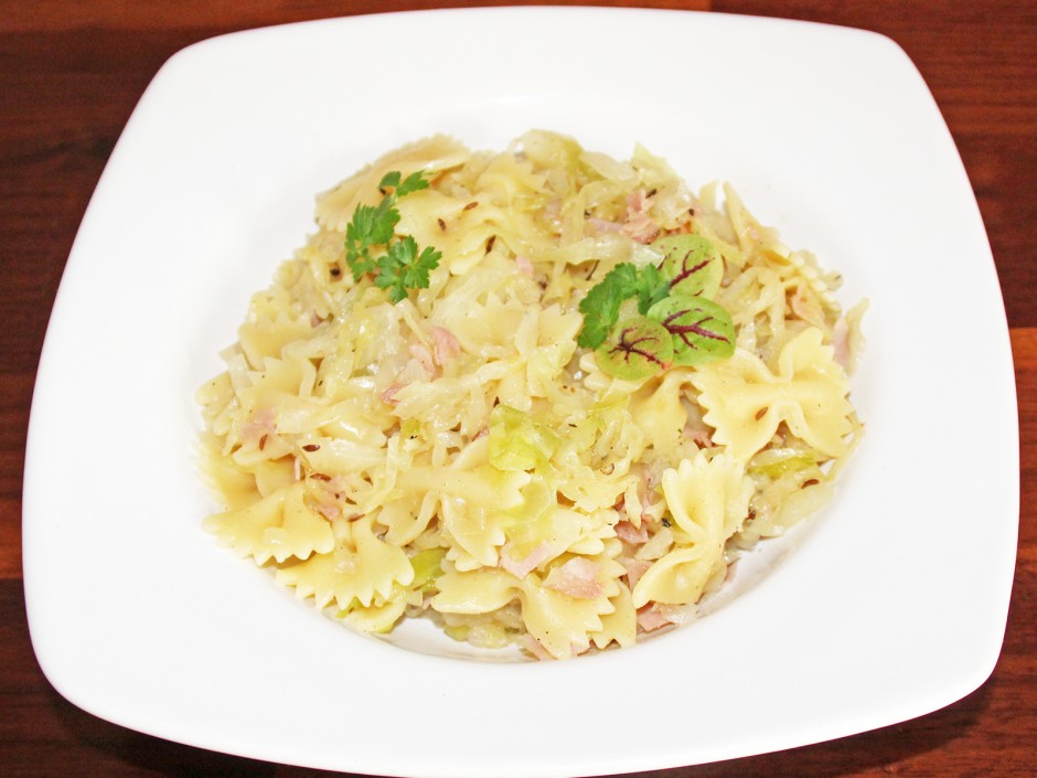 Krautfarfalle mit Schinken