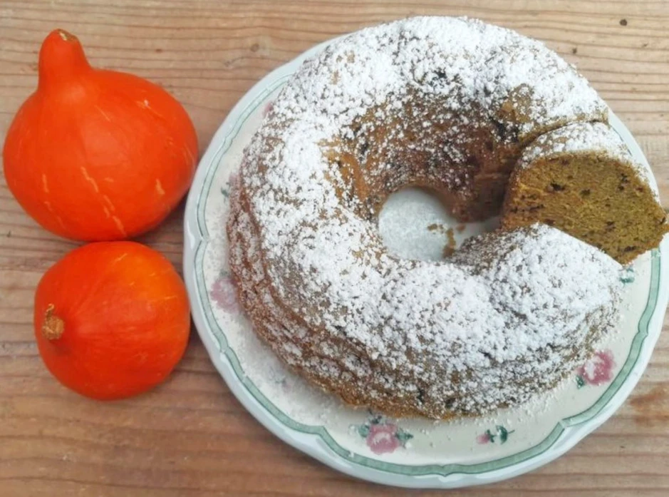 Kern&ouml;l-Gugelhupf