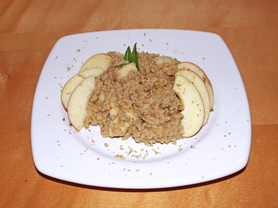 Hirsebrei mit &Auml;pfeln