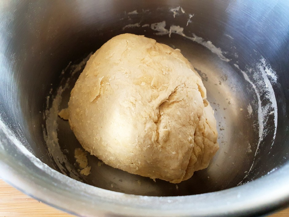 Pizzateig aus Germ-, Hefewasser