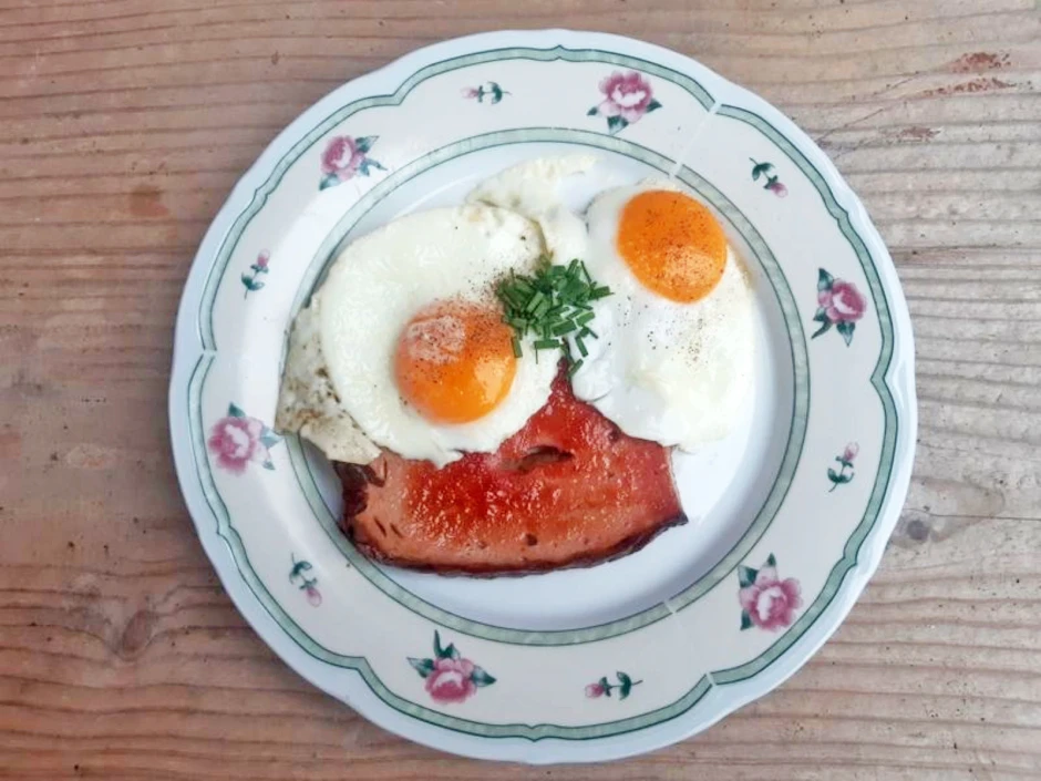 Leberk&auml;se mit Spiegelei