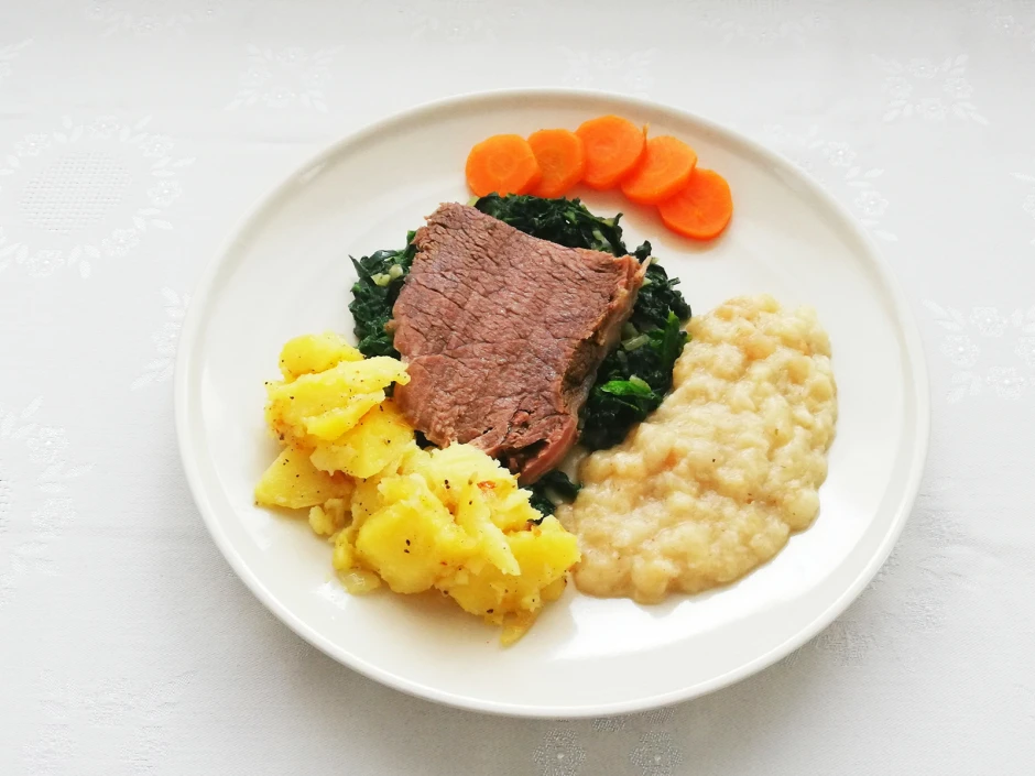 Rindfleisch auf Spinatbett