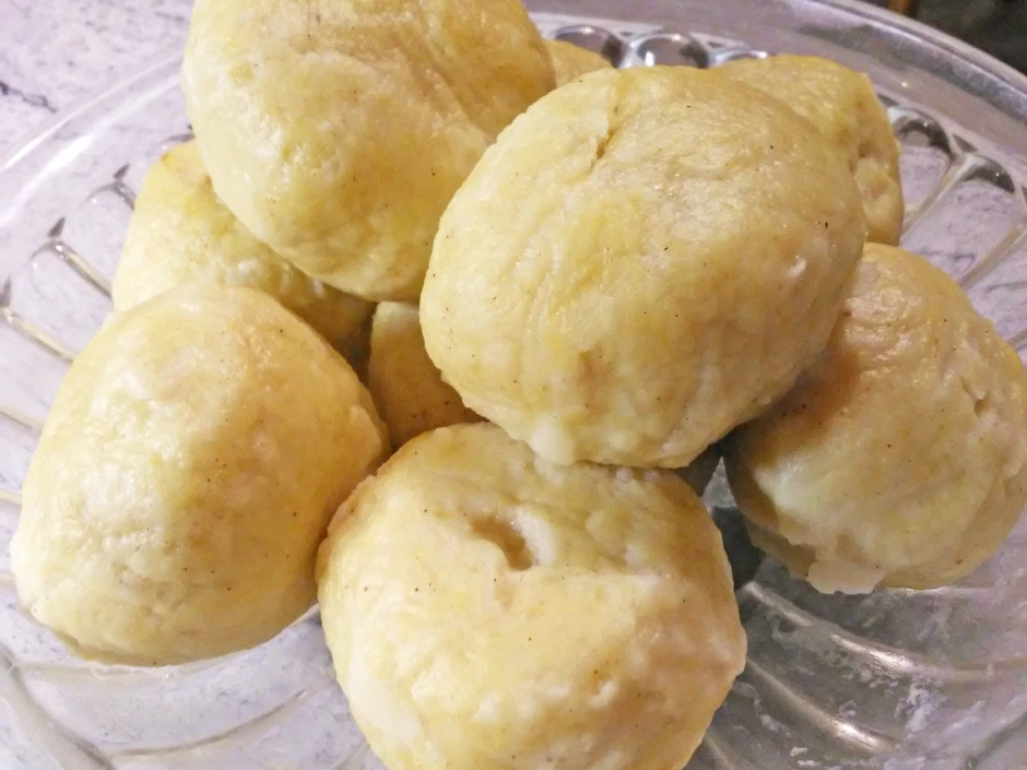 Teig f&uuml;r Erd&auml;pfelkn&ouml;del, Erd&auml;pfelstrudel