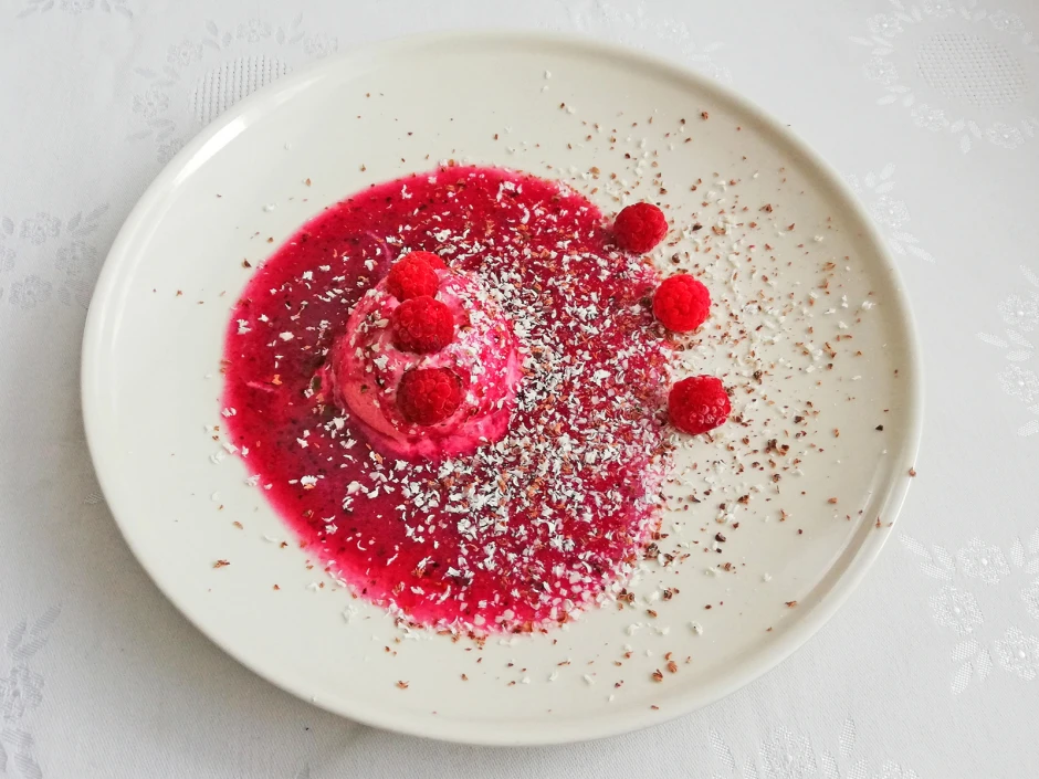 Himbeereis mit Rotwein