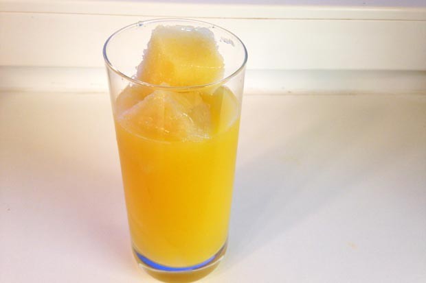 Orangen-Sorbet-Cocktail