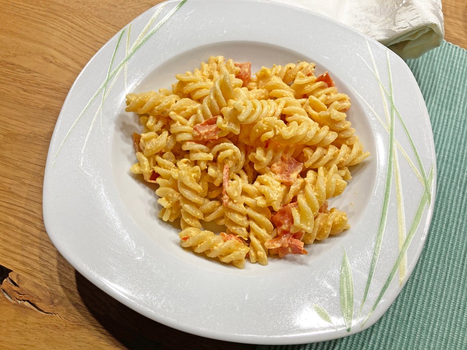 Nudeln mit Paprikasauce