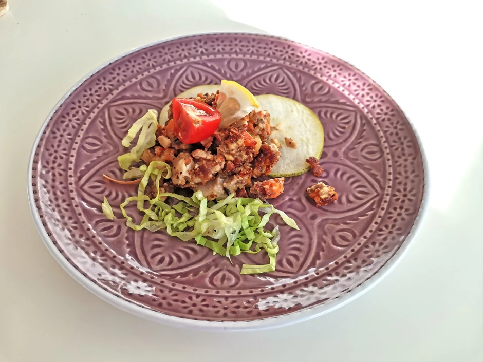 Veganes Kräuterseitlinggröstl auf Birnencarpaccio