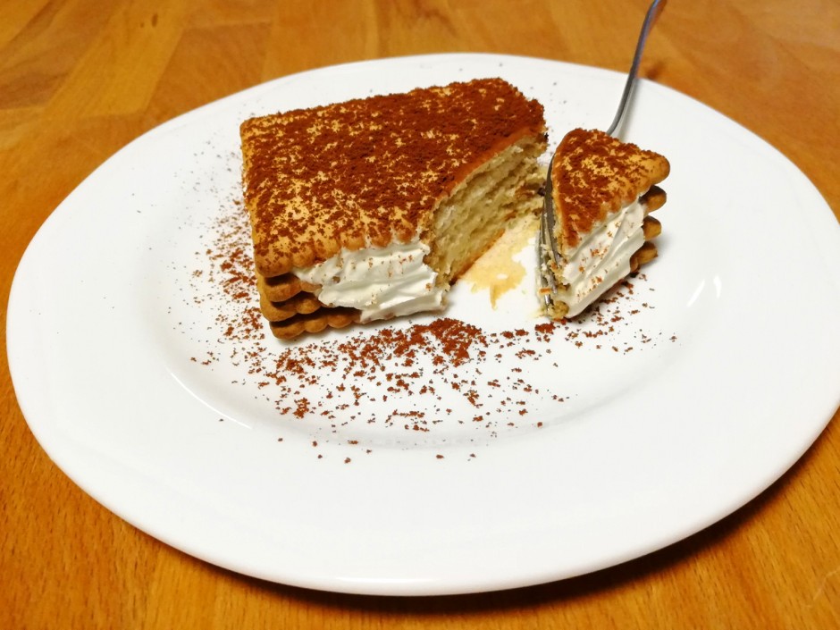 Schichtdessert mit Keksen