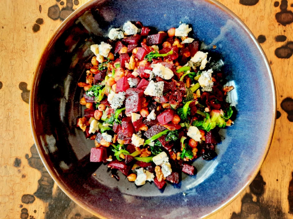 Rote Rüben mit Mohnmiso