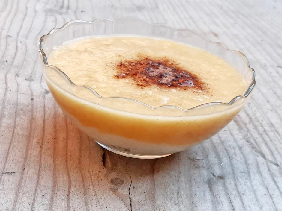 Apfel-Grieß-Dessert
