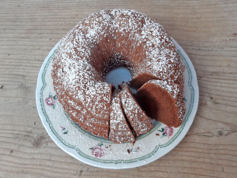 Kakao-Eierlikör Gugelhupf