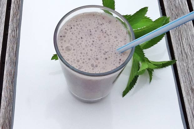 Bananen-Heidelbeerdrink