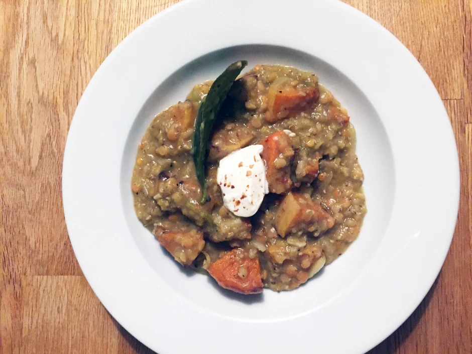 K&uuml;rbis-Linsencurry mit Zitronengras