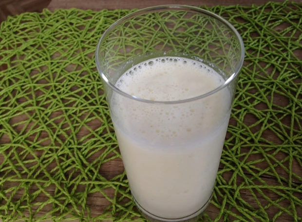 Buttermilch-Ananas-Drink