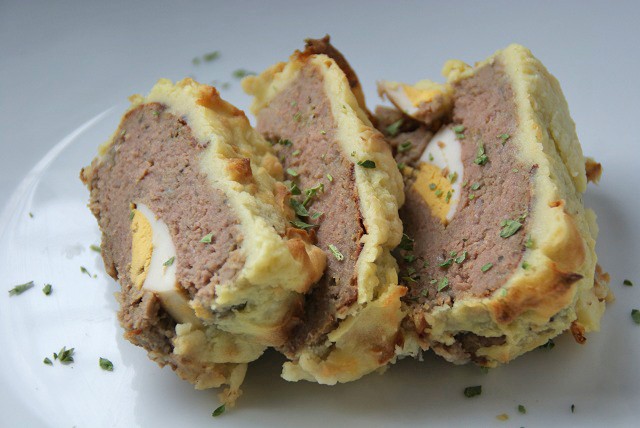 Faschierter Braten im Kartoffelmantel