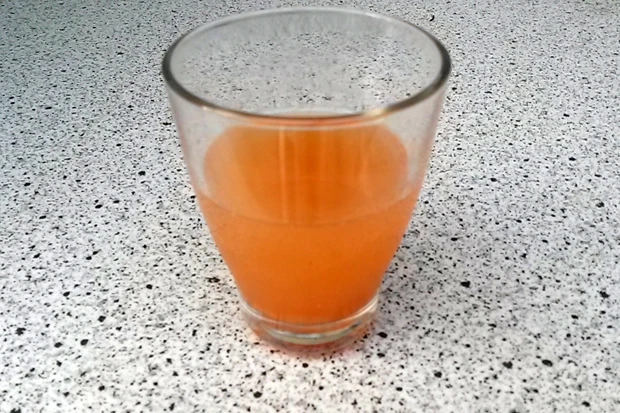 Apfel-Karottensaft mit Geist
