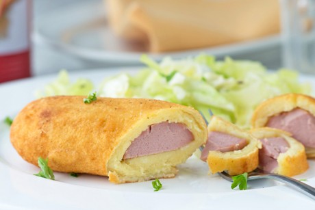 Knackwurst im Kartoffelteig