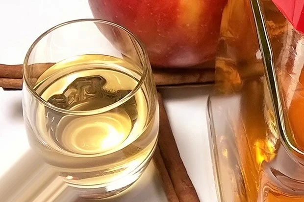 Bratapfellik&ouml;r