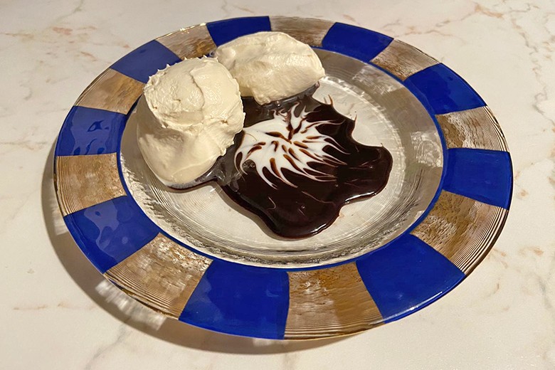 Baileys Creme auf Schokoladenspiegel