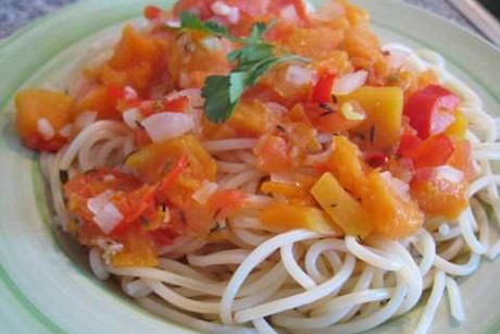 Spaghetti mit Kürbissugo