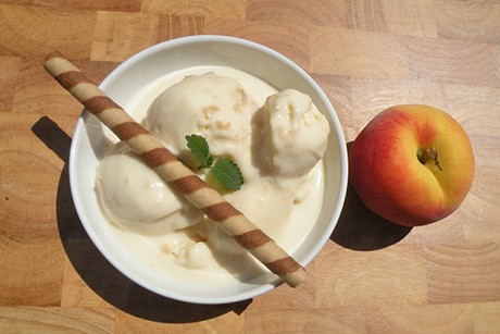 Joghurt-Pfirsich-Eis
