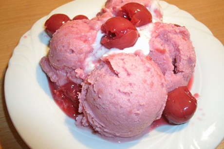 Yoghurt-Kirsch-Eis
