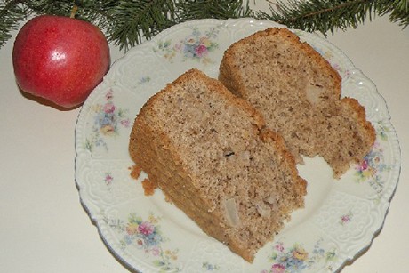 Gewürzkuchen mit Nuss und Apfel