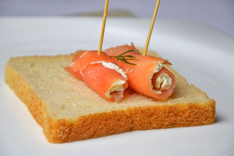 Lachsröllchen