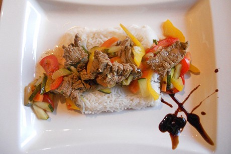Geschnetzeltes Rindsfilet mit Gemüse und Basmatireis