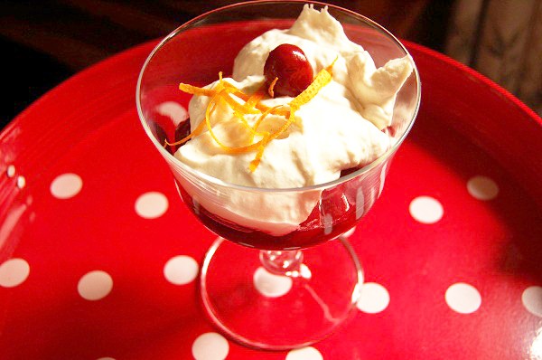 Marinierte Kirschen mit Vanillecreme