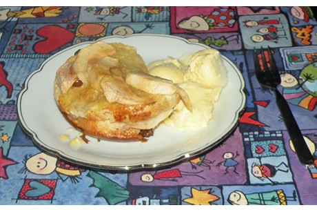 Scheiterhaufen mit Apfel und Vanilleeis