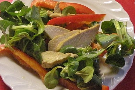 Feldsalat mit Hähnchenbrust