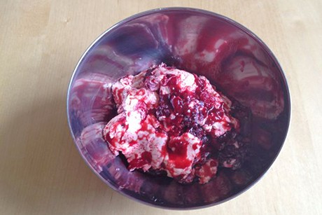 Butter mit Beeren & Zitrone