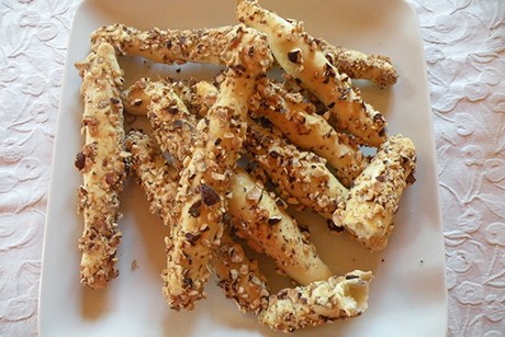 Dinkel-Nuss-Grissini