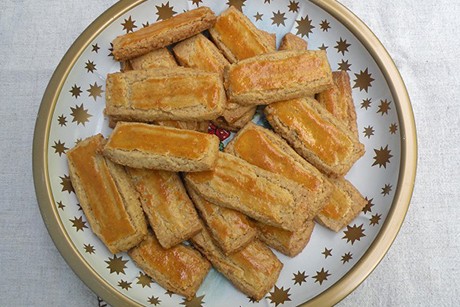 Haselnuss-Stengeli
