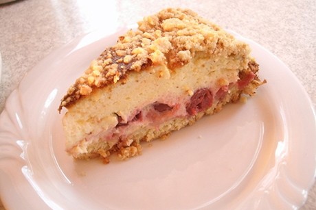 Topfen-Kirsch Streuselkuchen