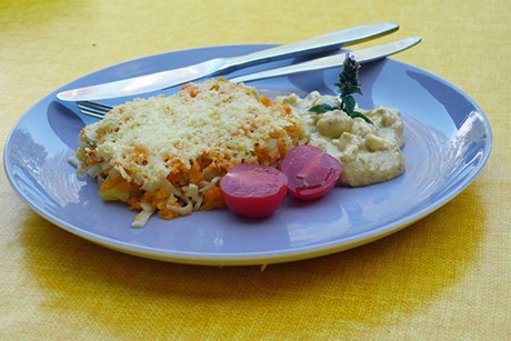 Gemüseauflauf mit scharfer Sauce