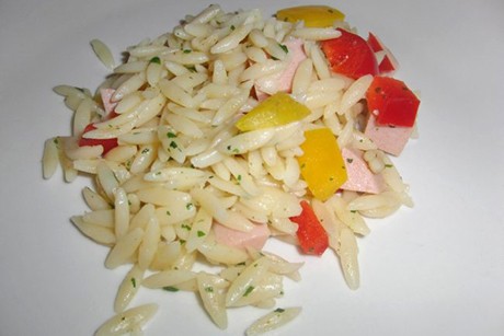 Griechischer Nudelsalat
