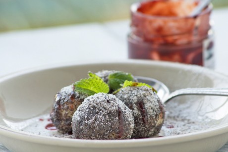 Kartoffelknödel mit Mohn
