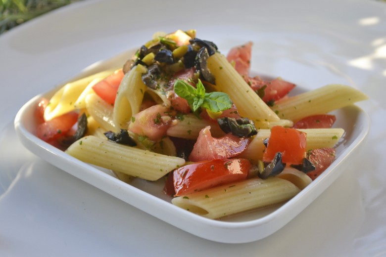 Nudelsalat mit Oliven