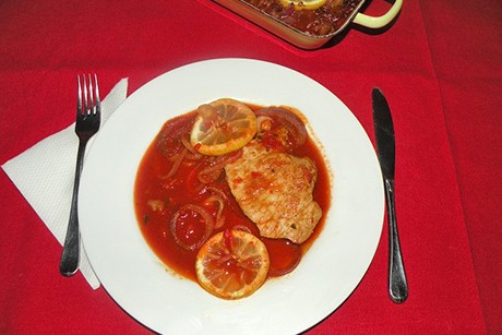 Schweinekoteletts mit Arrabbiata-Sauce