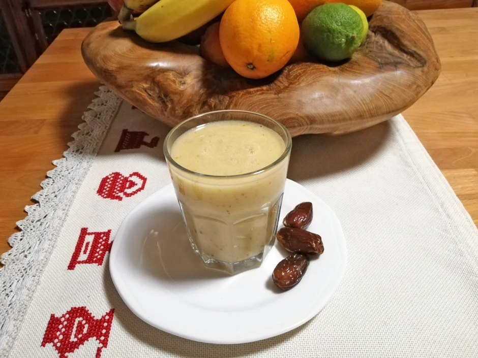 Dattel-Orangen-Smoothie