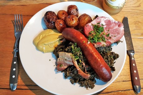 Grünkohl mit Kasseler und Kohlwurst