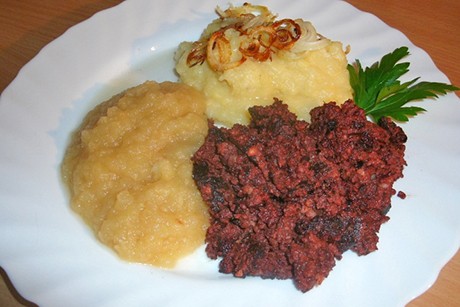Grützwurst mit Himmel und Erde