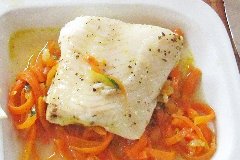 Heilbutt auf Kräuterkarotten