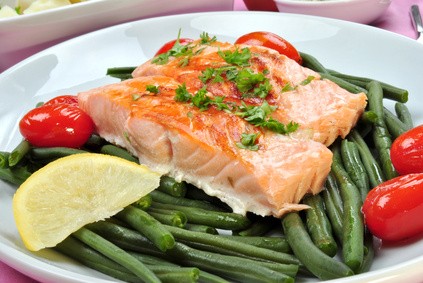 Lachsfilet im Bohnenbett